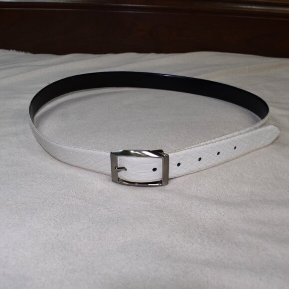 Womens White Snake-Embossed Leather Belt XL Silver Buckle - Picture 9 of 11